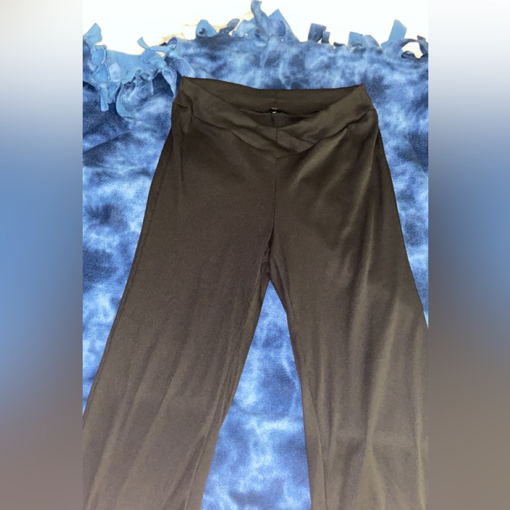 women’s v cut yoga pants